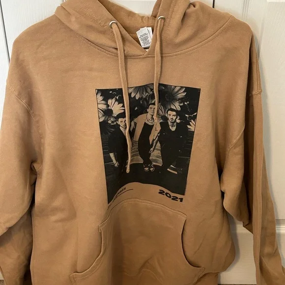 Jonas Brothers Concert Tour Sweatshirt Size Large! - Picture 1 of 6